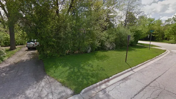 $278,000 | 761 Dean Avenue, Highland Park, IL 60035