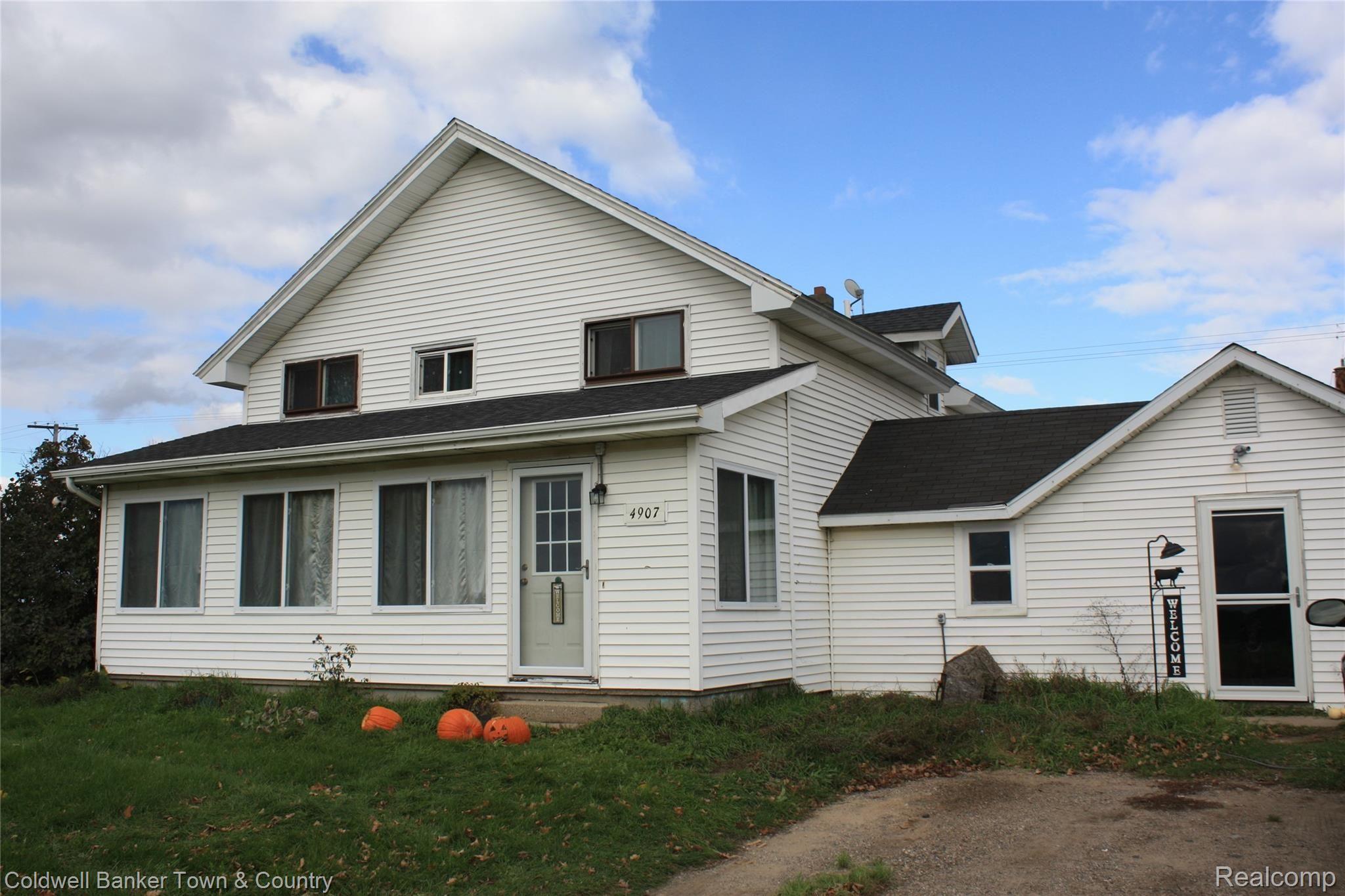 4907 East Howell Road Webberville, MI 48892 - Photo 1 of 29 IMG_0915.JPG
