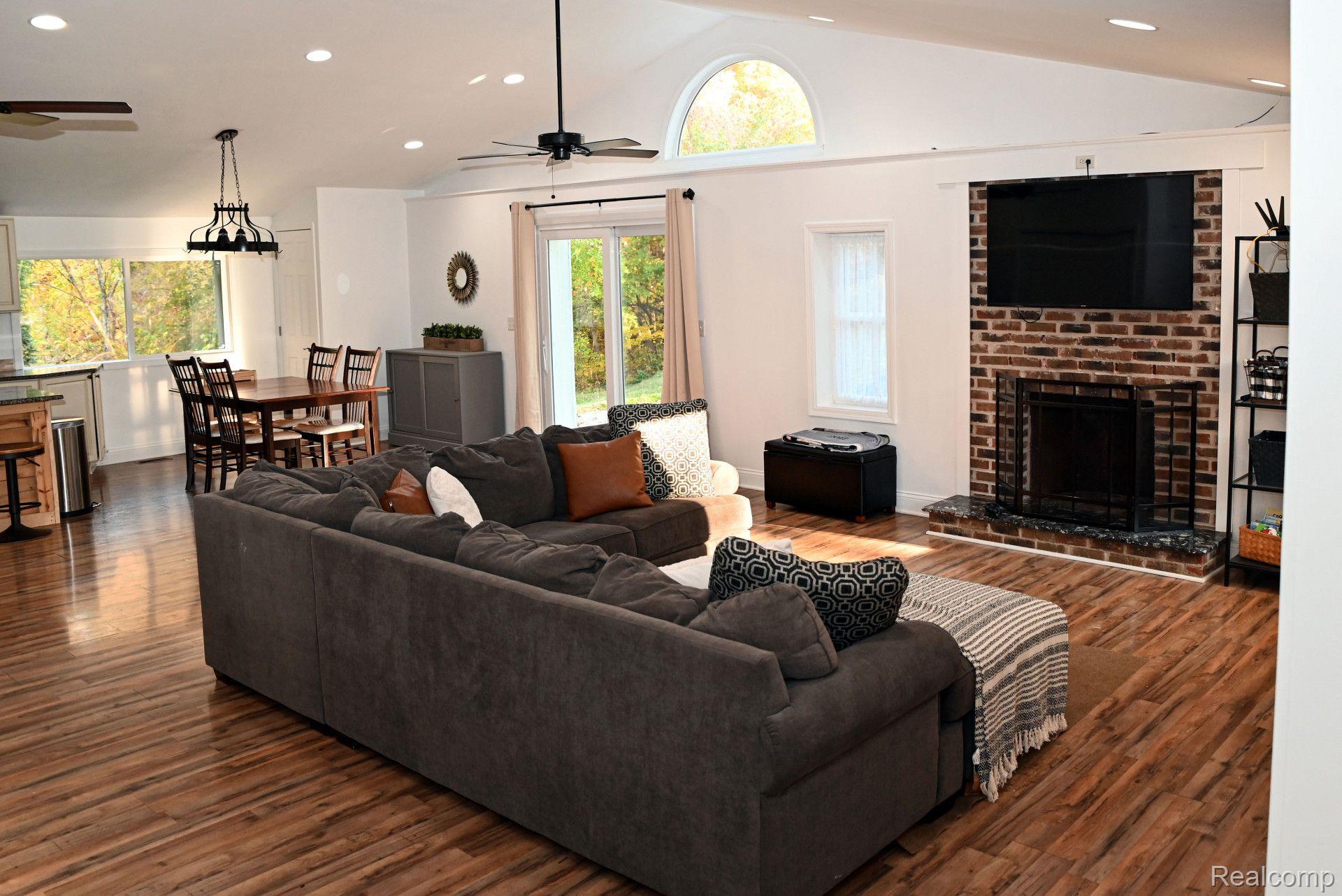 2741 Cherry Road Highland, MI 48356 - Photo 10 of 29 Gallery Image 10