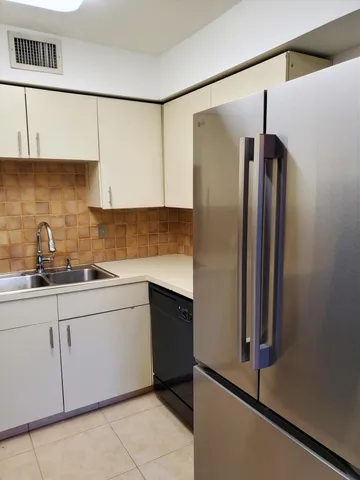 $2,000 | 2445 Southwest 22nd Avenue, Unit 1020, Delray Beach, FL 33445