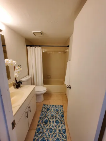 $2,000 | 2445 Southwest 22nd Avenue, Unit 1020, Delray Beach, FL 33445