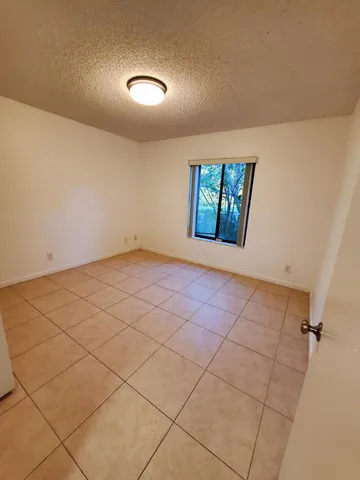 $2,000 | 2445 Southwest 22nd Avenue, Unit 1020, Delray Beach, FL 33445