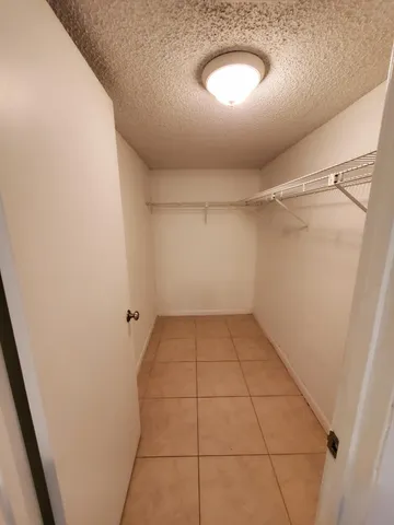 $2,000 | 2445 Southwest 22nd Avenue, Unit 1020, Delray Beach, FL 33445