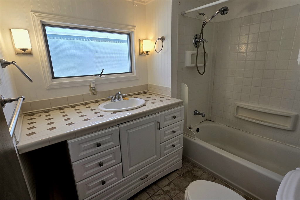 1760 Westover Road, Unit 5 Chicopee, MA 01020 - Photo 18 of 21