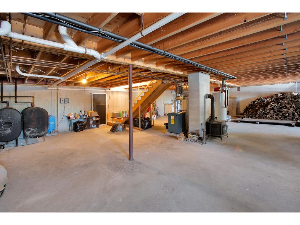 228 Leonard Road Sharon, VT 05068 - Photo 25 of 35