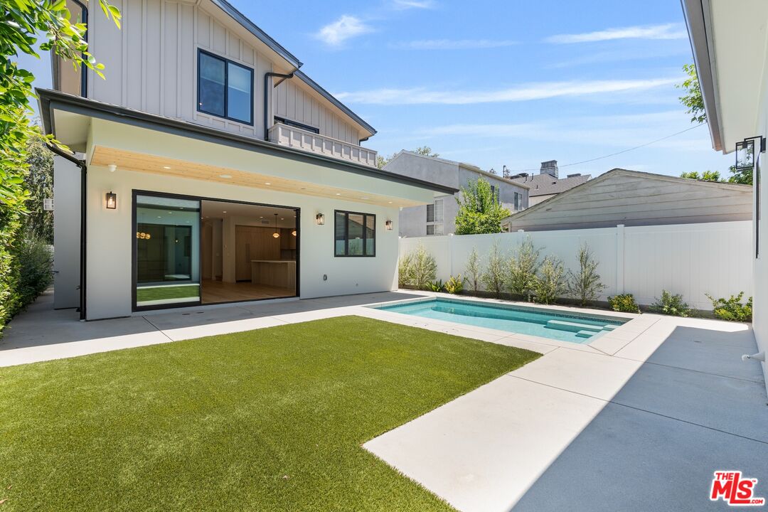 4647 Morse Avenue Sherman Oaks, CA 91423 - Photo 18 of 47 a view of a house with backyard and sitting area