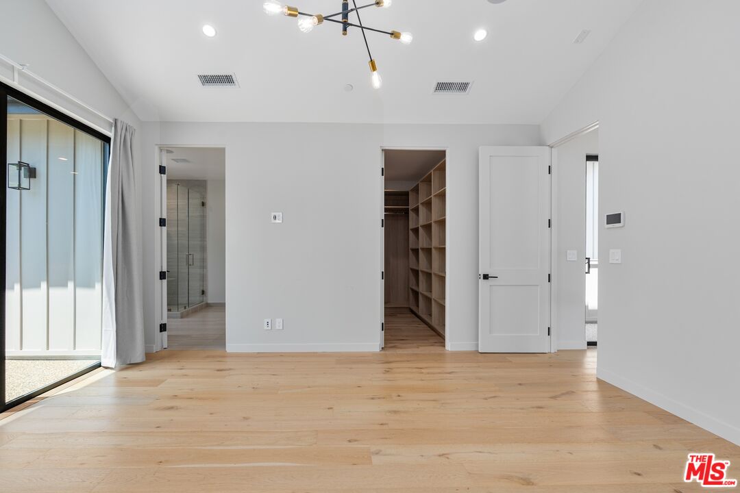 4647 Morse Avenue Sherman Oaks, CA 91423 - Photo 34 of 47 a view of an empty room