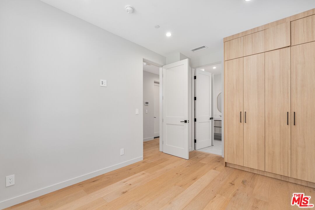 4647 Morse Avenue Sherman Oaks, CA 91423 - Photo 4 of 47 a view of an empty room