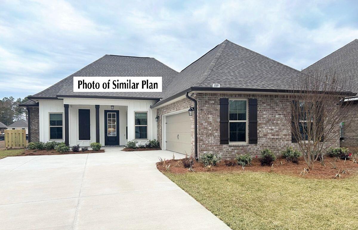 7 East Tweet Street Freeport, FL 32439 - Photo 1 of 3 2. front with text HENRI III G