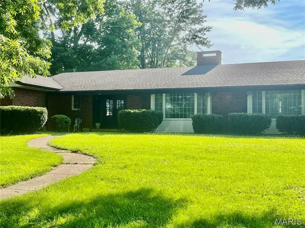 $279,000 | 103 Clifford Terrace, Clarksville, MO 63336