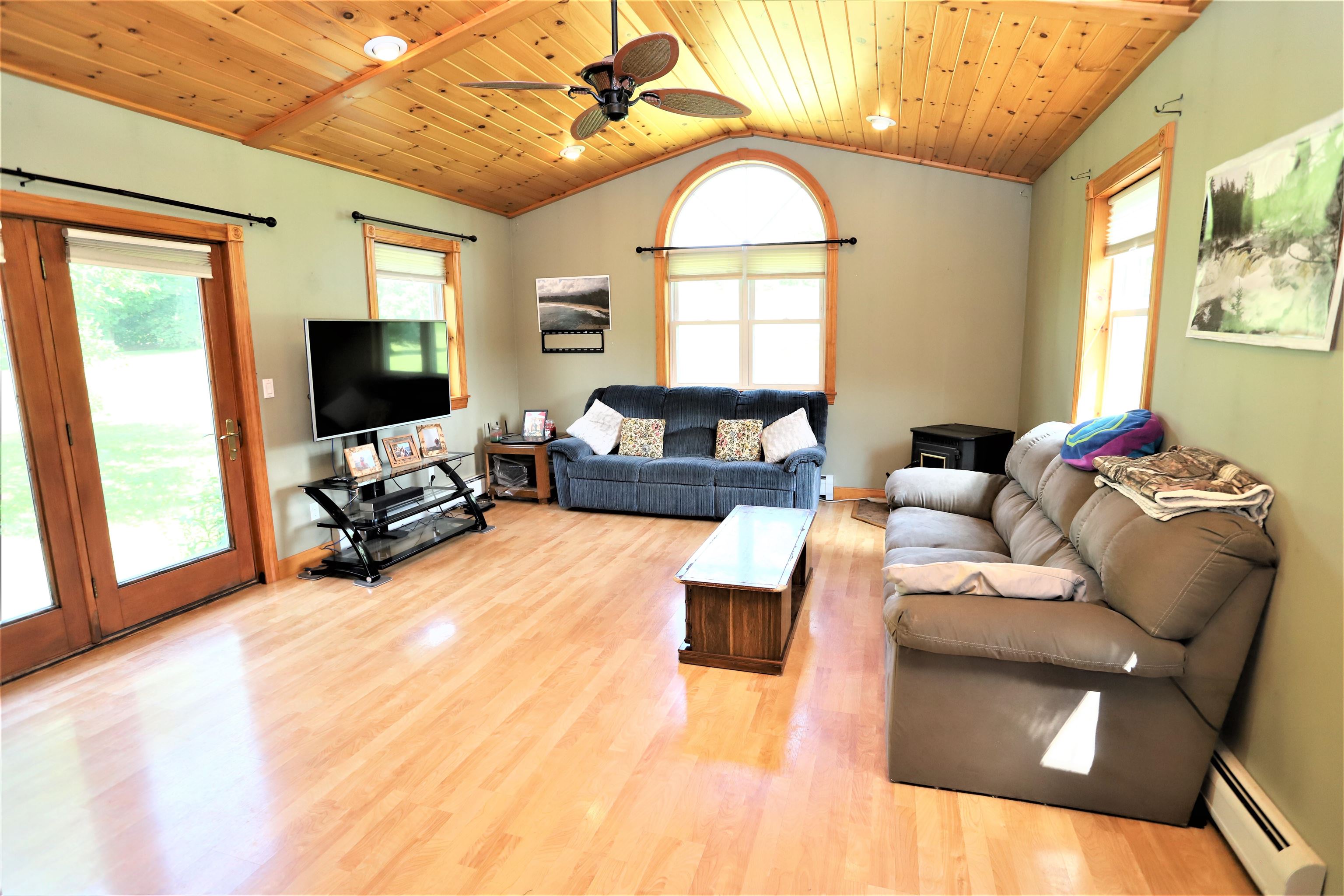 3993 Hinman Settler Road Derby, VT 05855 - Photo 9 of 39 Gallery Image 9