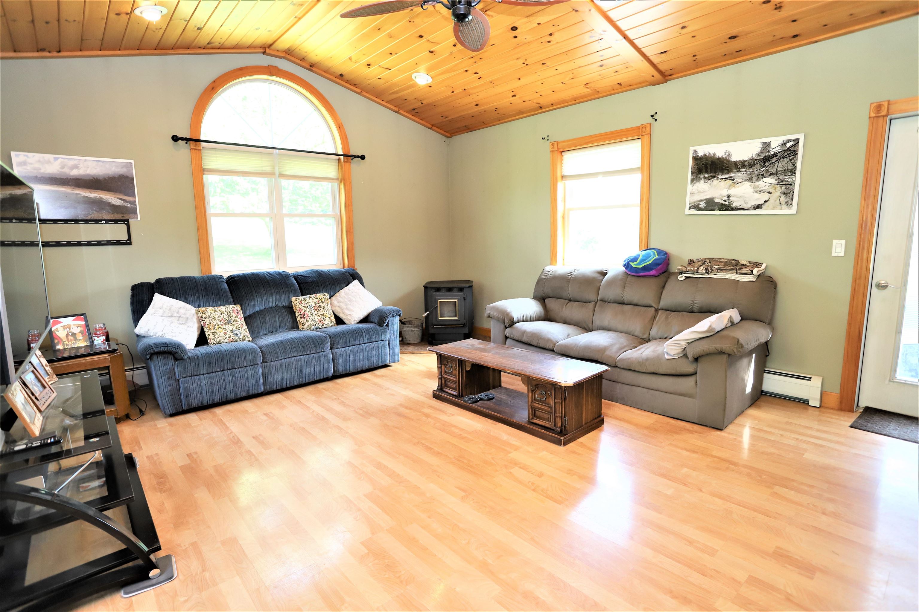3993 Hinman Settler Road Derby, VT 05855 - Photo 10 of 39 Gallery Image 10