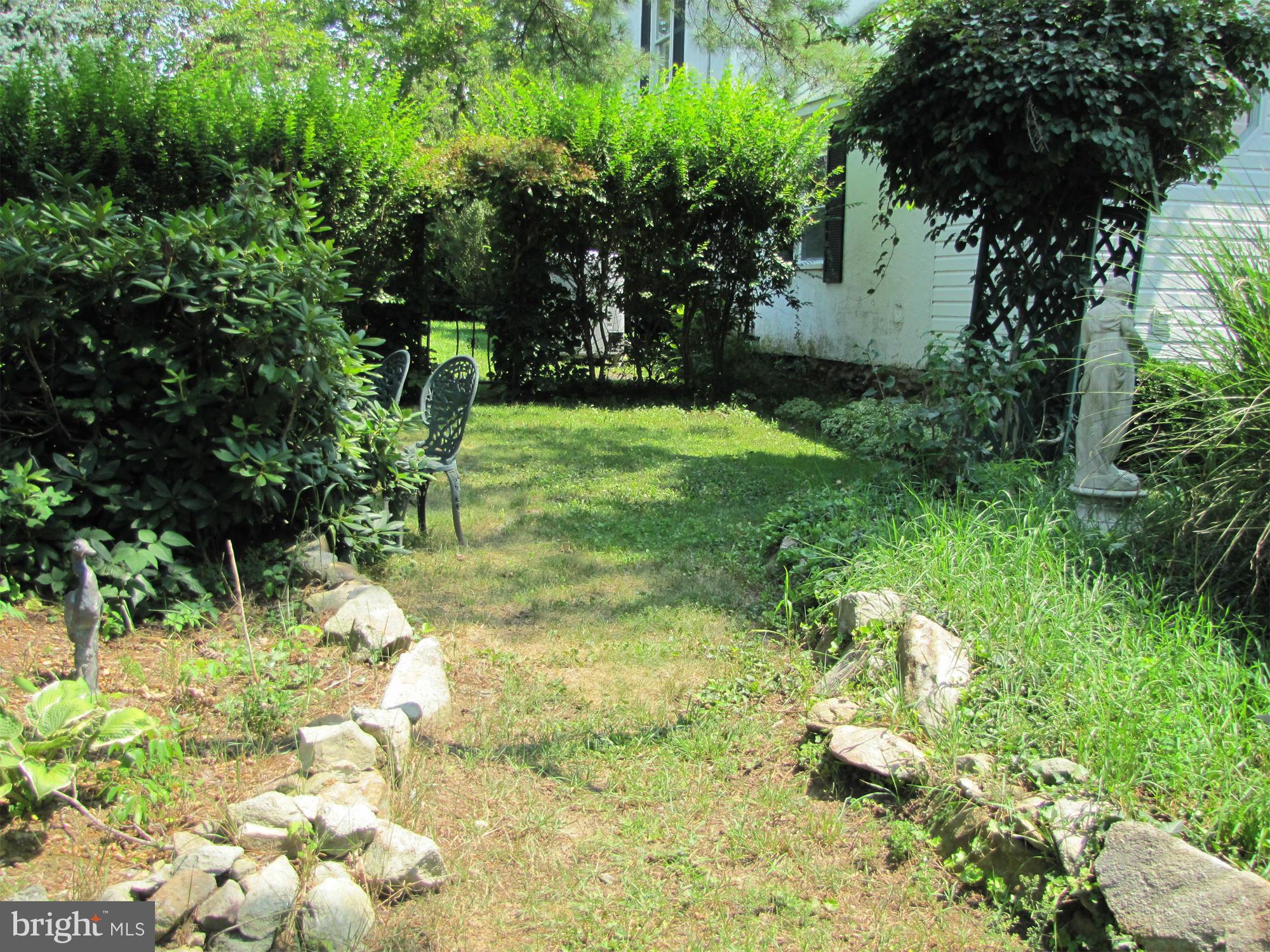 10547 Cliff Mills Road Marshall, VA 20115 - Photo 14 of 25 walkway