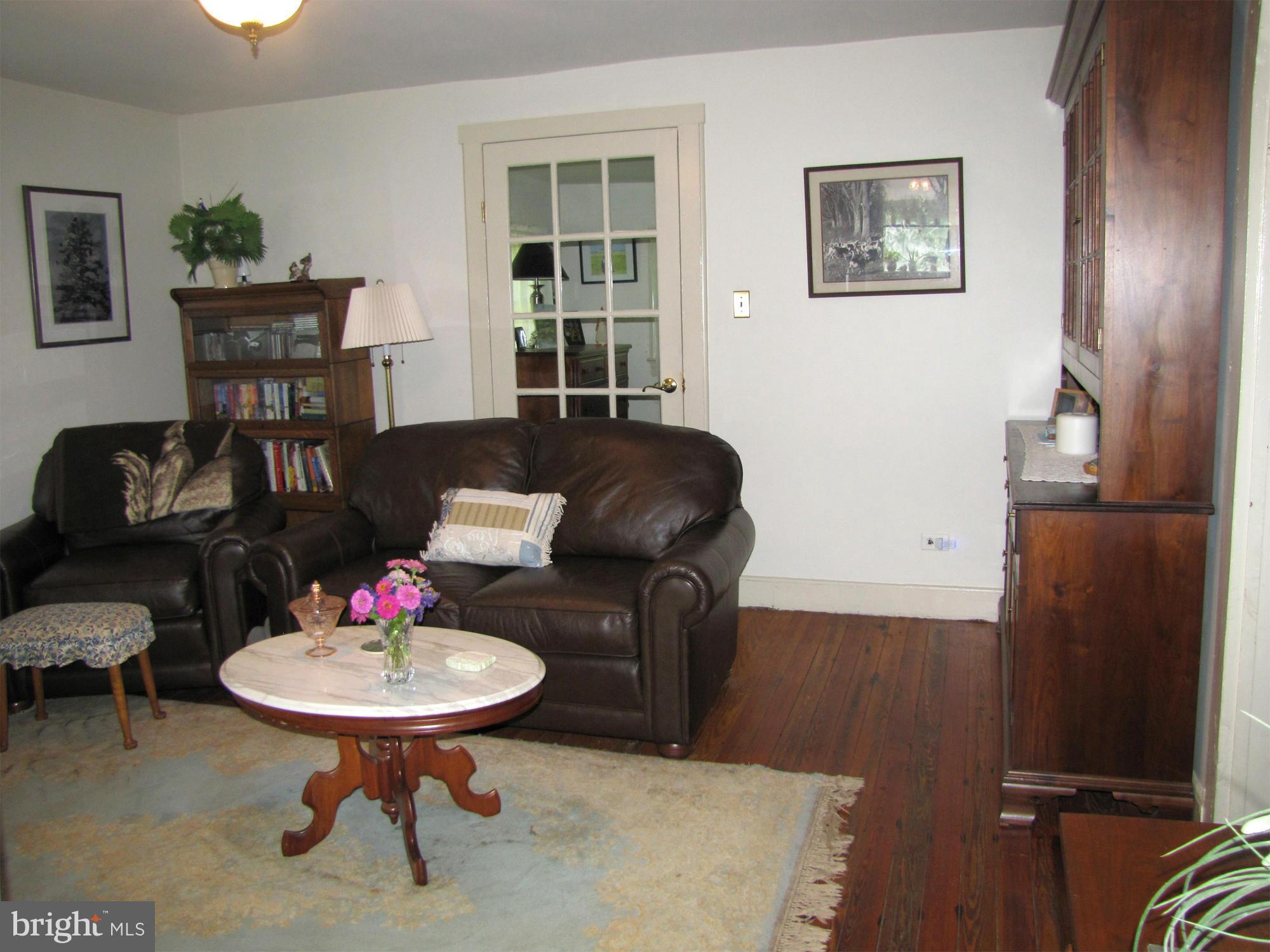 10547 Cliff Mills Road Marshall, VA 20115 - Photo 5 of 25 Family Room