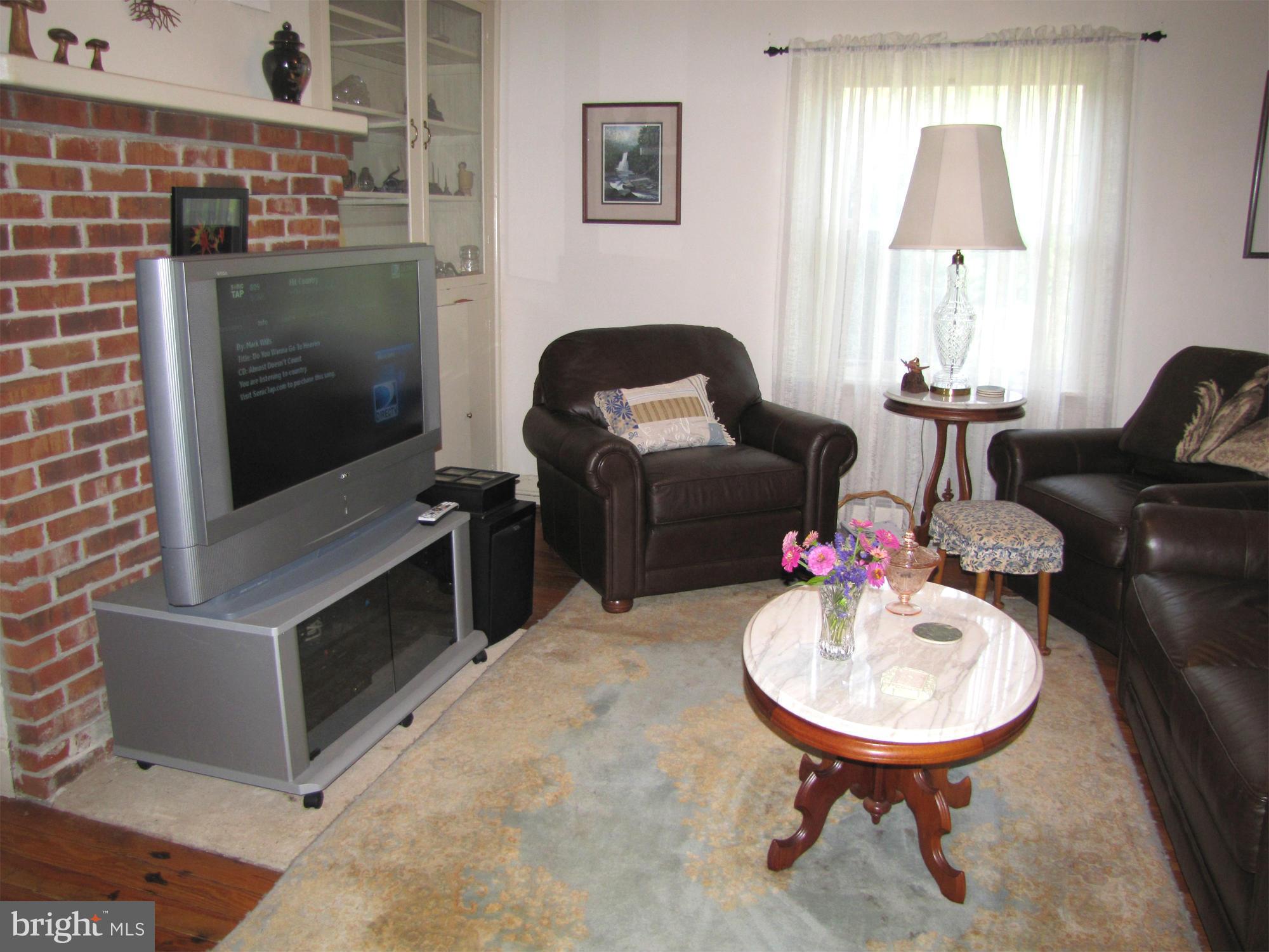 10547 Cliff Mills Road Marshall, VA 20115 - Photo 6 of 25 Family Room