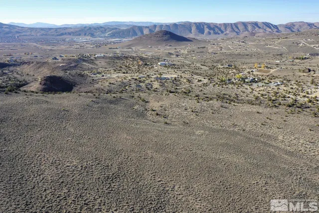 a view of a dry field
