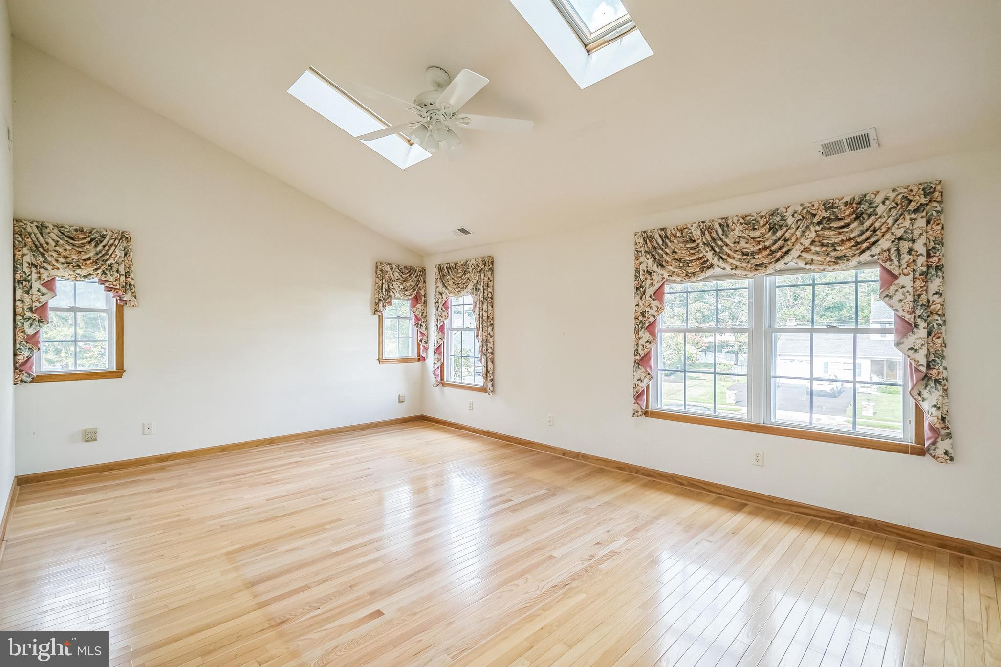 892 Phillips Road Warminster, PA 18974 - Photo 23 of 31 Gallery Image 23