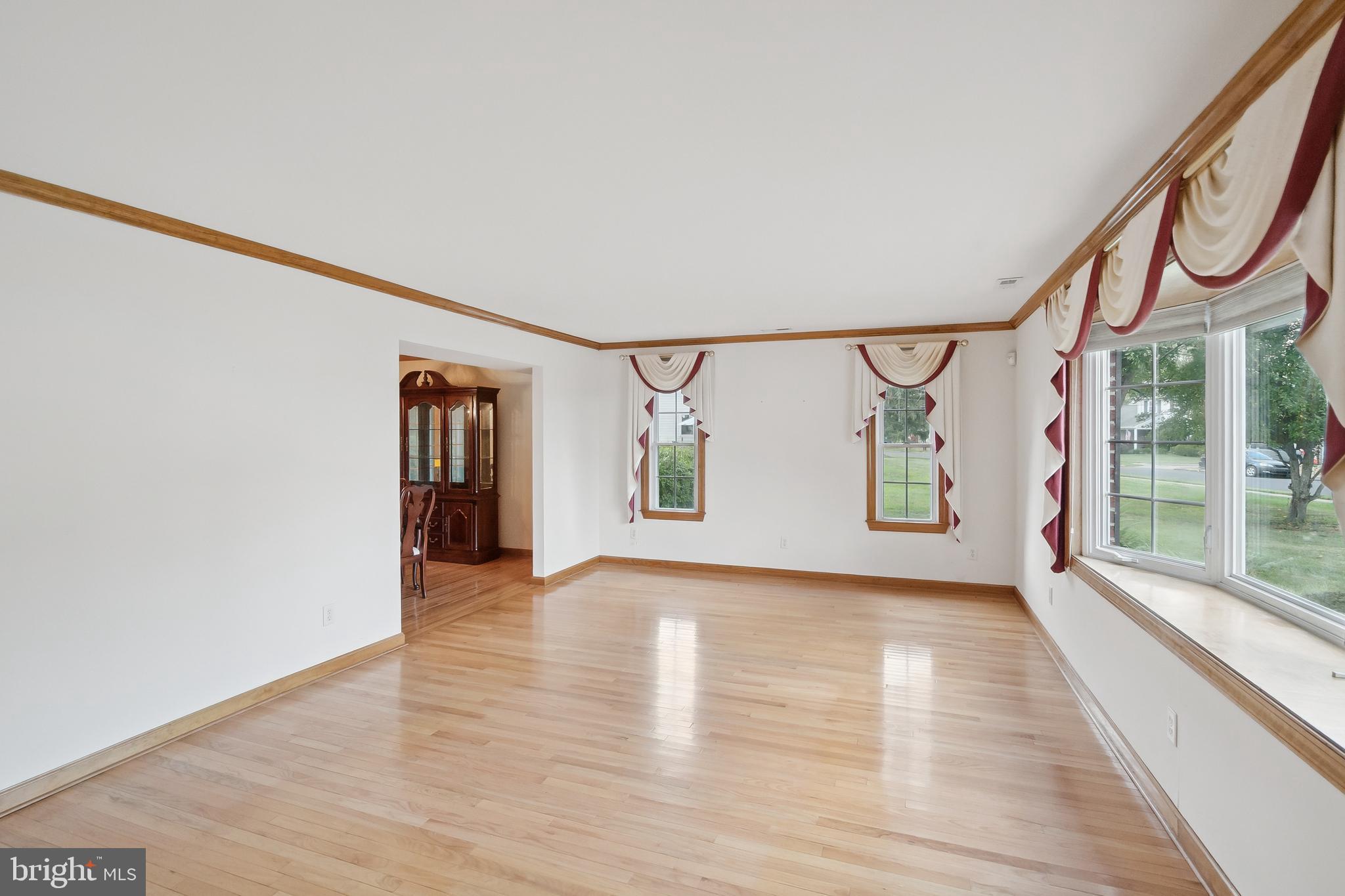 892 Phillips Road Warminster, PA 18974 - Photo 3 of 31 Gallery Image 3