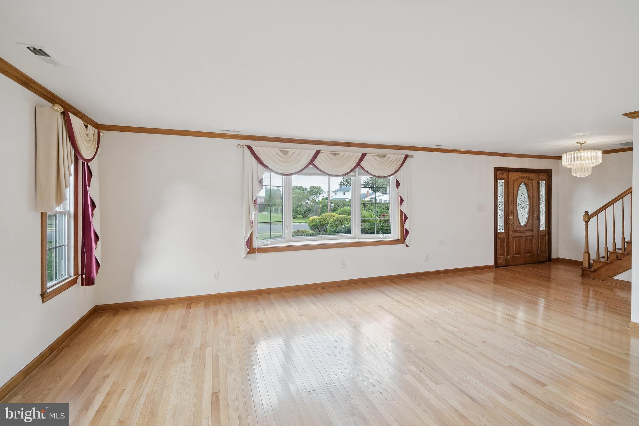 892 Phillips Road Warminster, PA 18974 - Photo 4 of 31 Gallery Image 4