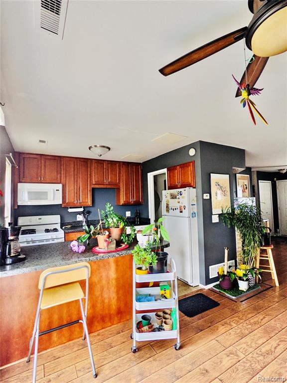 2551 Samoset Road, Unit 2551 Royal Oak, MI 48073 - Photo 4 of 18