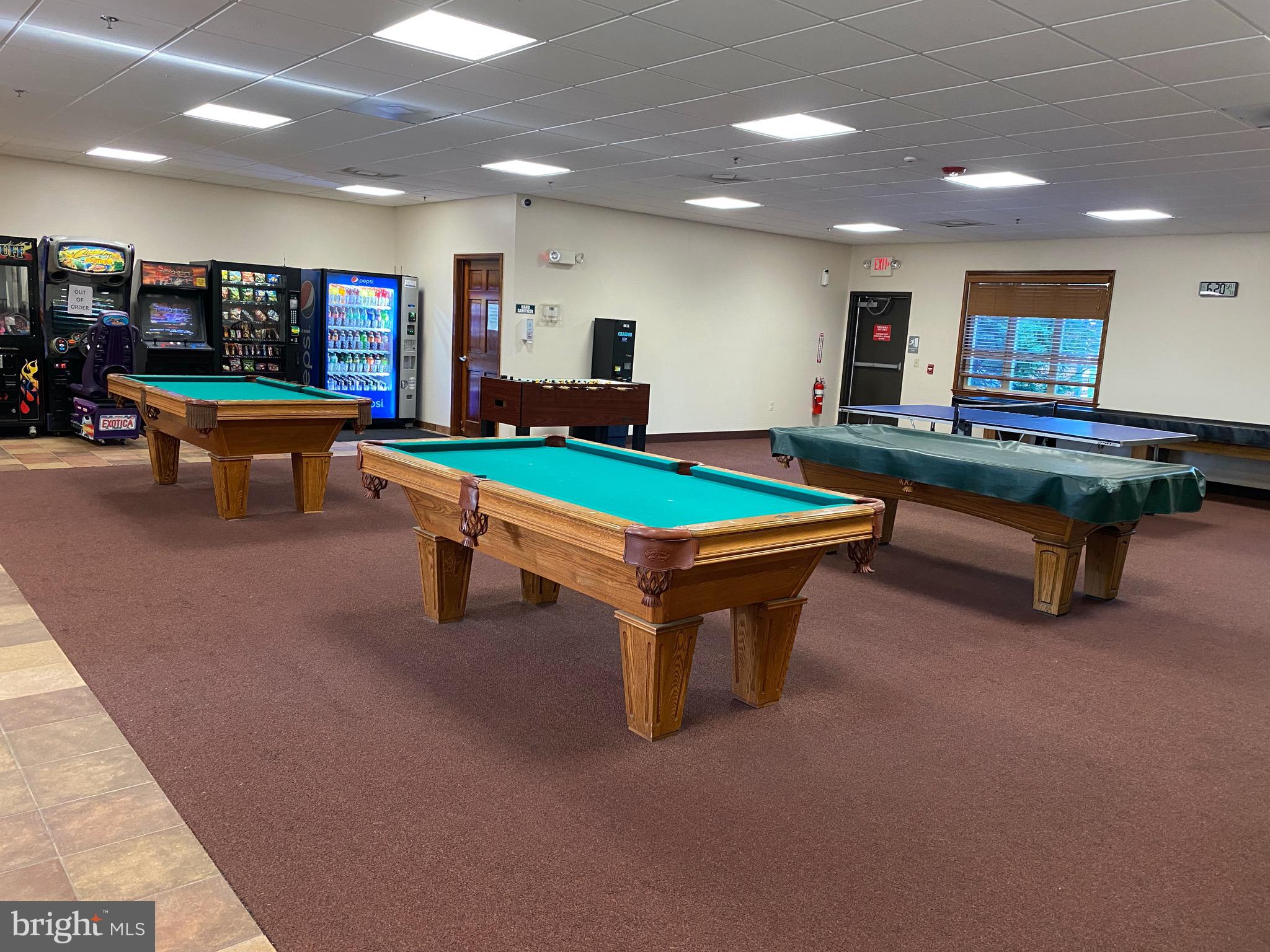 395 Horseshoe Hazleton, PA 18202 - Photo 11 of 24 a room with furniture and pool table