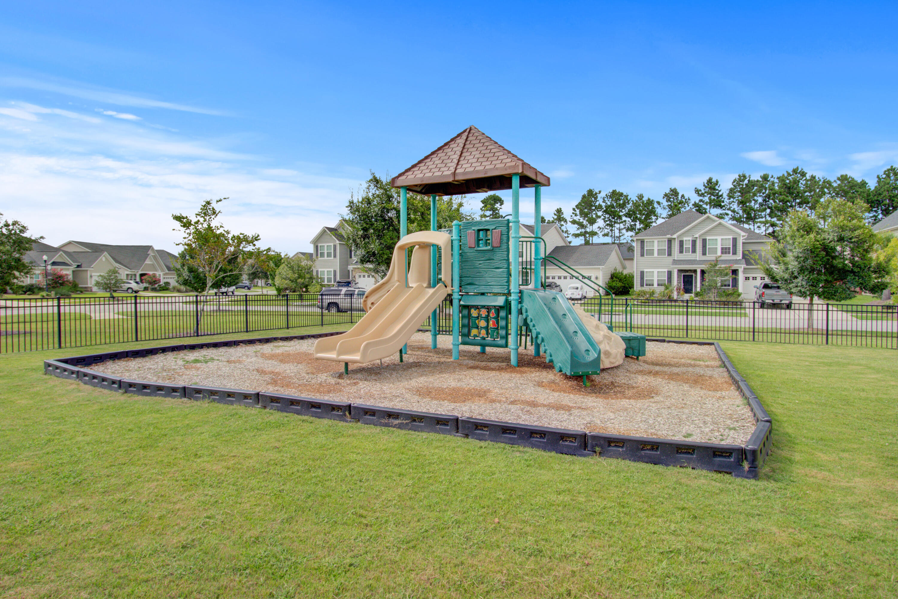 423 Squire Pope Road Summerville, SC 29486 - Photo 49 of 59 Lindera (10)