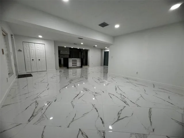 $3,800 | 4250 Northwest 9th Court, Coconut Creek, FL 33066