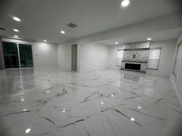 $3,800 | 4250 Northwest 9th Court, Coconut Creek, FL 33066