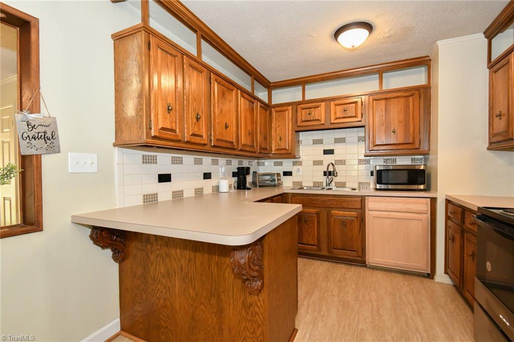 627 Spring Garden Circle High Point, NC 27260 - Photo 11 of 24