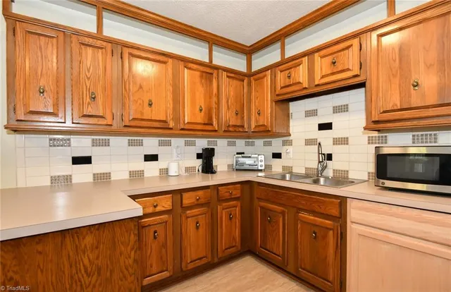 $200,000 | 627 Spring Garden Circle, High Point, NC 27260