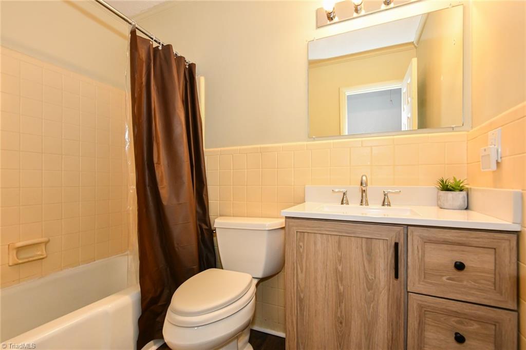 627 Spring Garden Circle High Point, NC 27260 - Photo 15 of 24