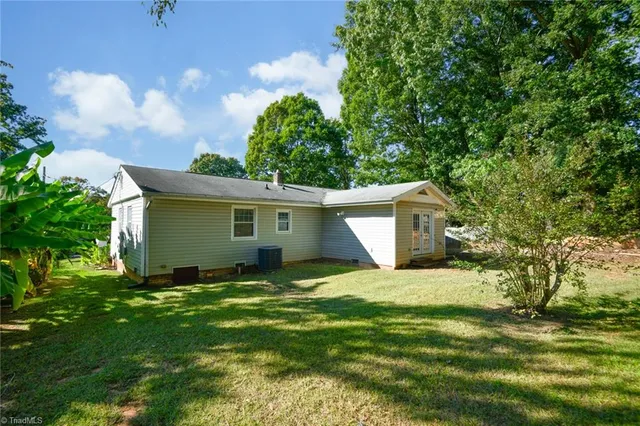 $200,000 | 627 Spring Garden Circle, High Point, NC 27260