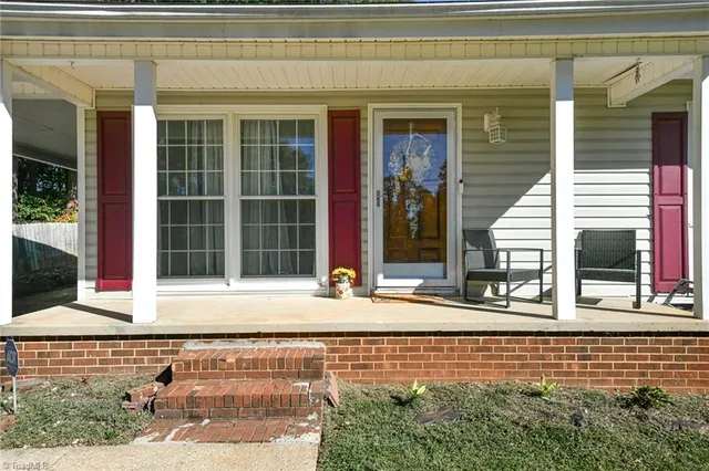 $200,000 | 627 Spring Garden Circle, High Point, NC 27260