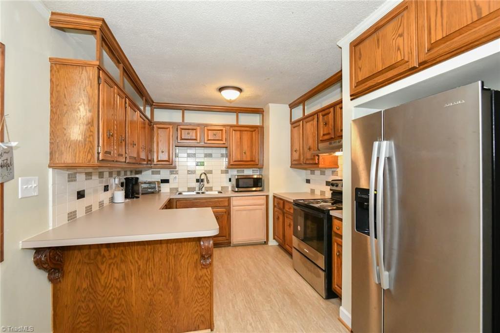 627 Spring Garden Circle High Point, NC 27260 - Photo 10 of 24