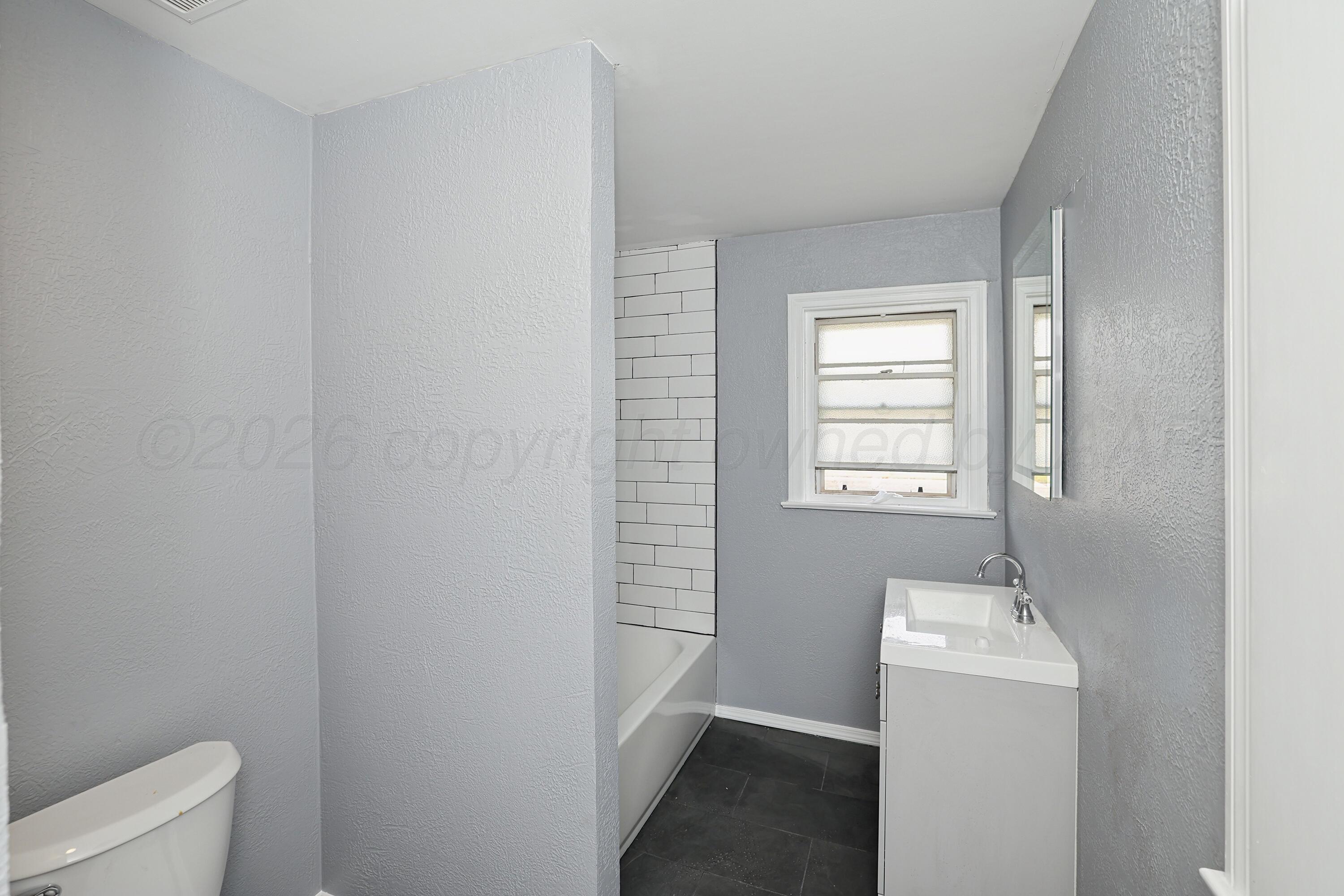 3909 Cheyenne Terrace Amarillo, TX 79106 - Photo 24 of 31 24-Bathroom