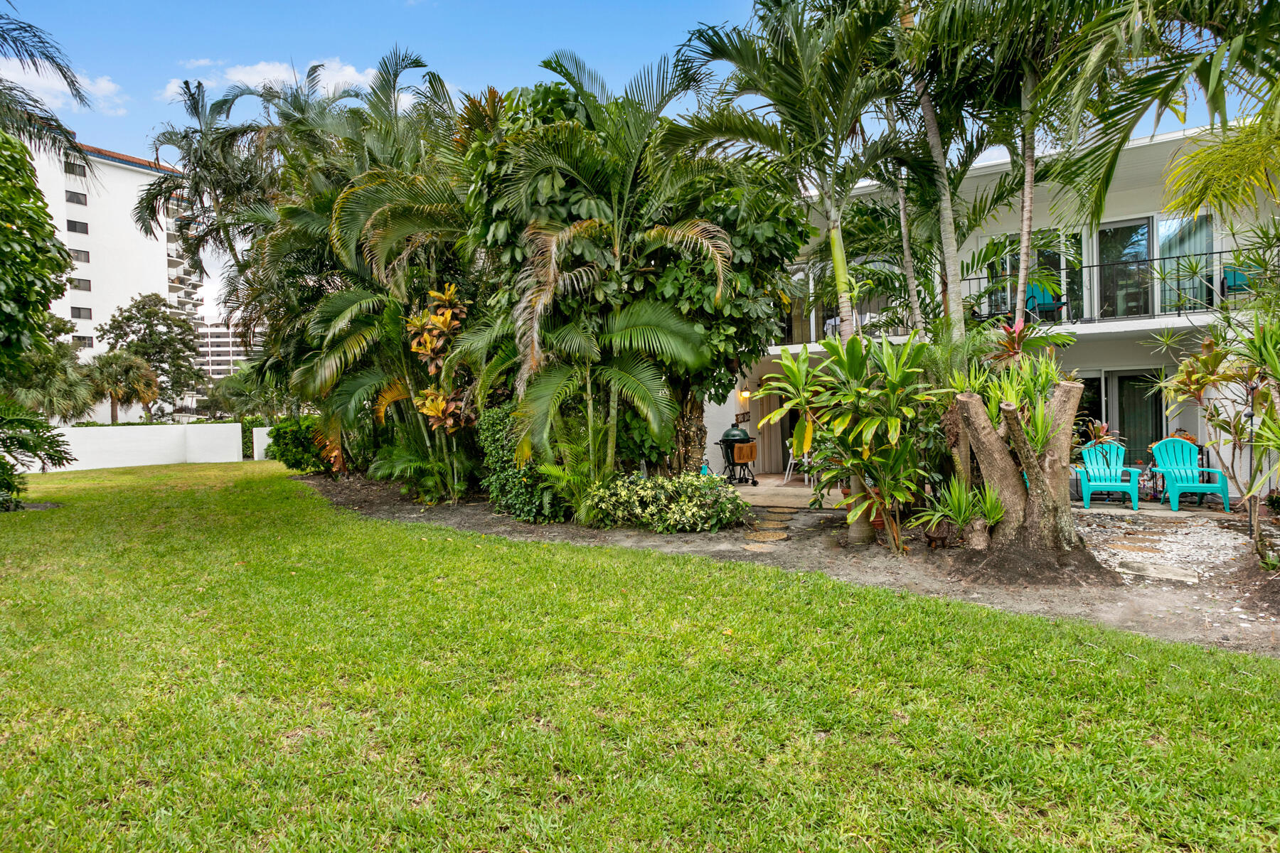 388 Golfview Road, Unit E North Palm Beach, FL 33408 - Photo 23 of 70 388_Golfview_E_25_MLS
