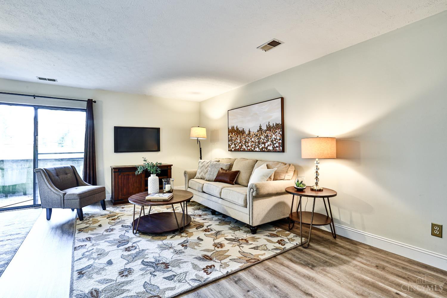 535 Davis Road, Unit 2 Cincinnati, OH 45255 - Photo 5 of 34 Gallery Image 5