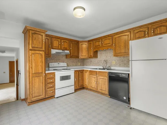 $349,000 | 2110 East Angle Road, Dakota, IL 61018