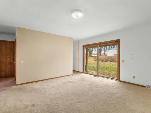 $349,000 | 2110 East Angle Road, Dakota, IL 61018