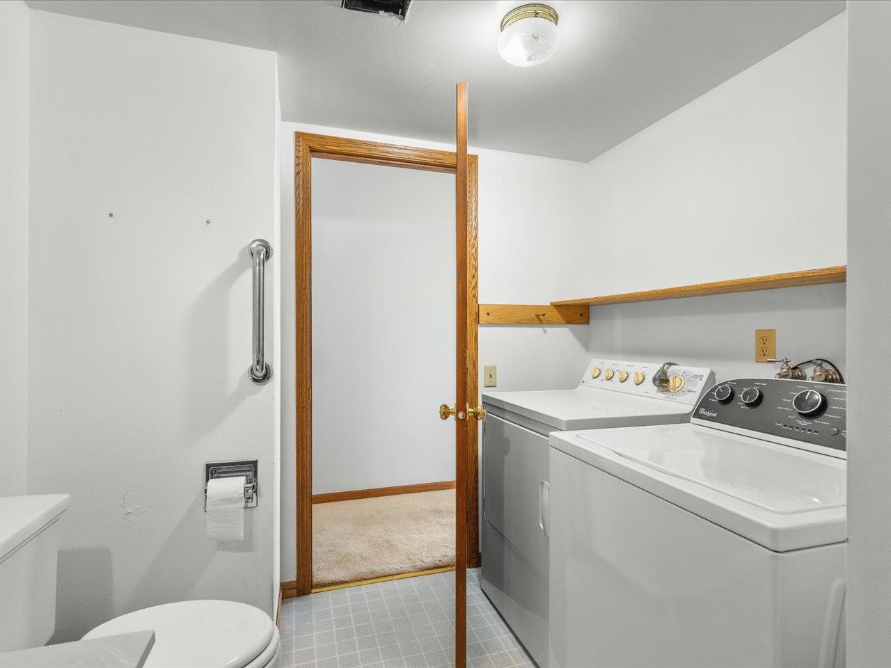 2110 East Angle Road Dakota, IL 61018 - Photo 19 of 47 a utility room with dryer and washer