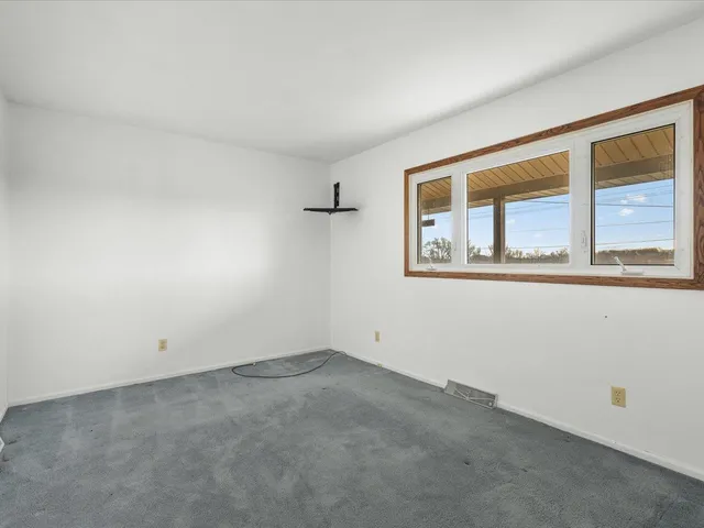 $349,000 | 2110 East Angle Road, Dakota, IL 61018