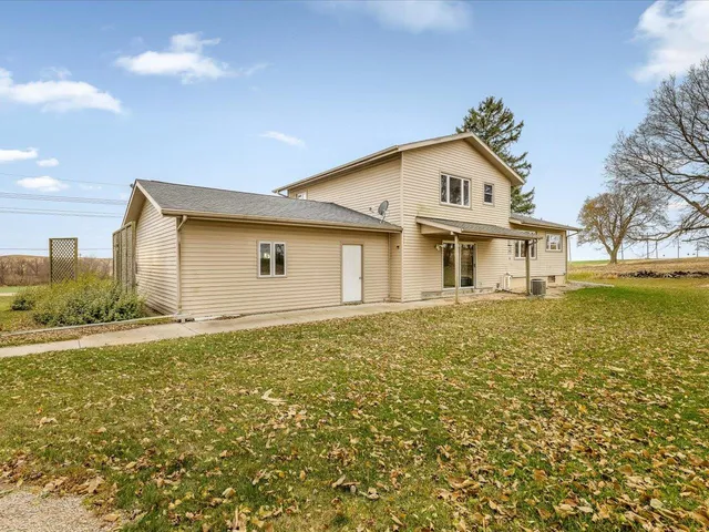 $349,000 | 2110 East Angle Road, Dakota, IL 61018