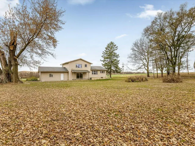 $349,000 | 2110 East Angle Road, Dakota, IL 61018