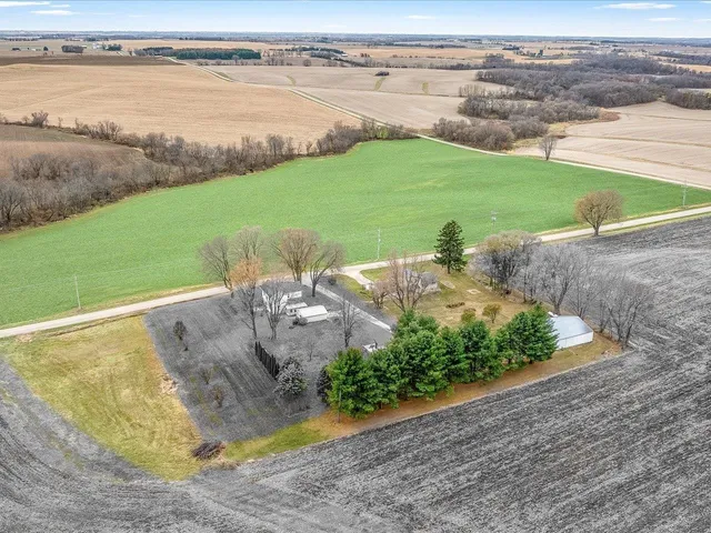 $349,000 | 2110 East Angle Road, Dakota, IL 61018