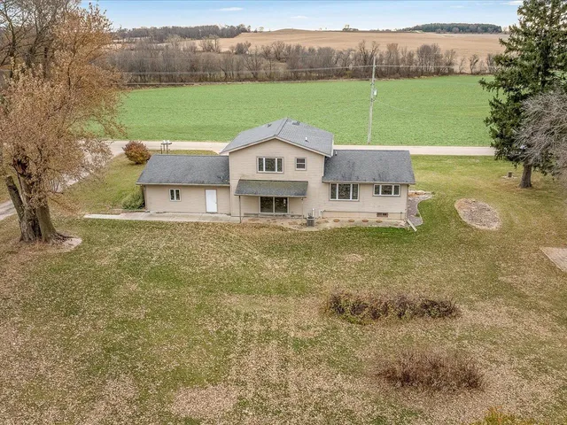 $349,000 | 2110 East Angle Road, Dakota, IL 61018