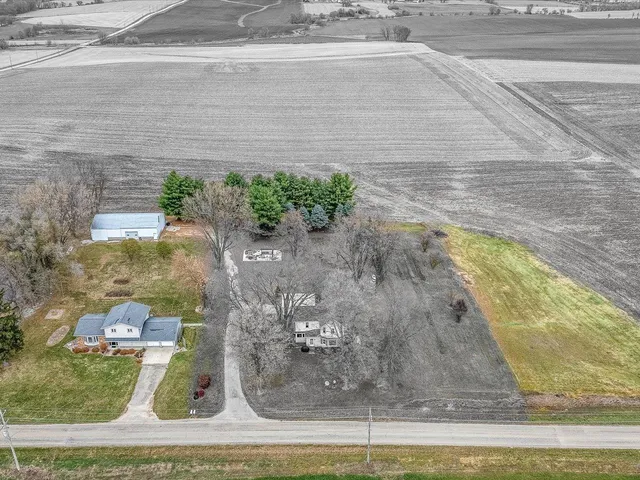 $349,000 | 2110 East Angle Road, Dakota, IL 61018