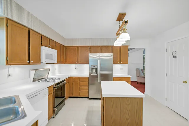 $499,000 | 6 Dartmouth Court, Streamwood, IL 60107