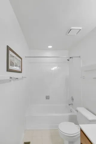 $499,000 | 6 Dartmouth Court, Streamwood, IL 60107