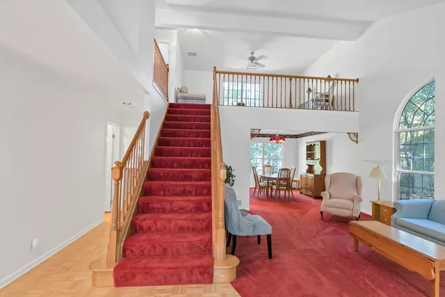 $499,000 | 6 Dartmouth Court, Streamwood, IL 60107