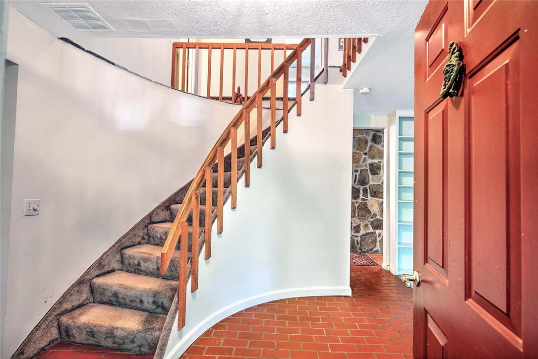 20 Ramble Road Glocester, RI 02857 - Photo 4 of 49